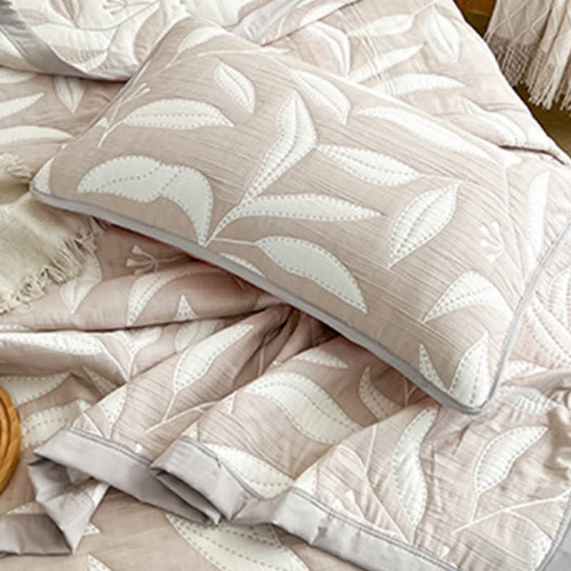Leaf Pattern Jacquard Coverlet Blanket | Eco-Friendly Cotton-Polyester | Available in Twin, Full, Queen, King Sizes