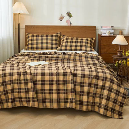 Vintage Plaid Quilt Set | Cotton | Includes Quilt & 2 Pillow Shams
