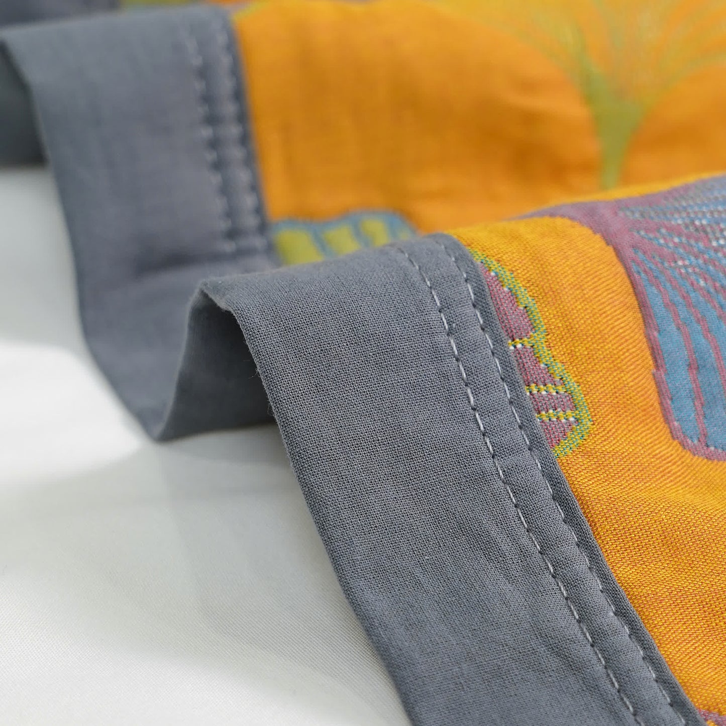 Ginkgo Leaf Quilt | 100% Combed Cotton | Reversible | Full/Queen/King Sizes