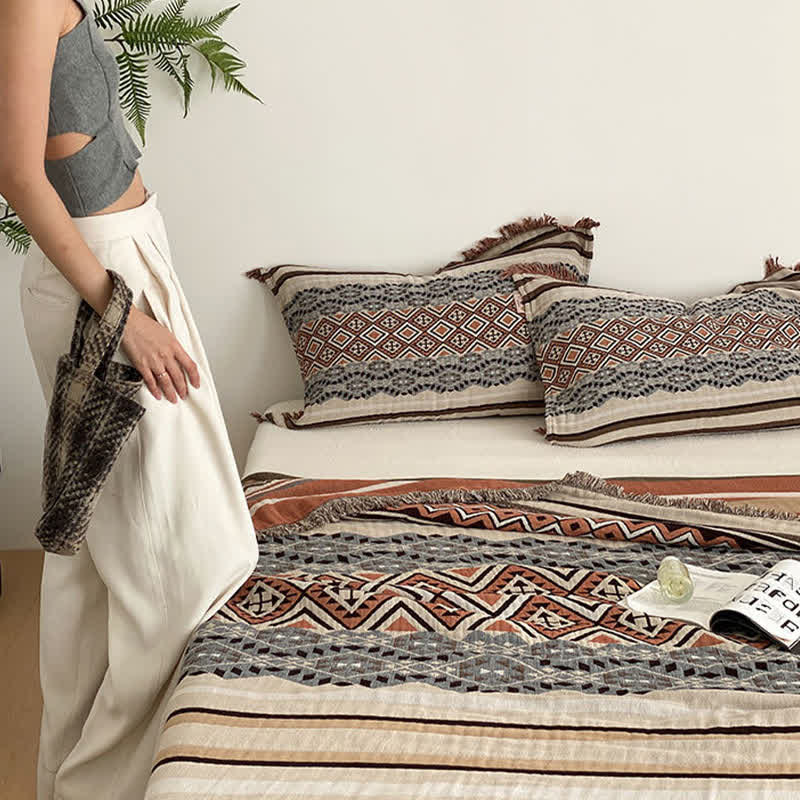 Animal Print Cotton Gauze Quilt | Eco-Friendly | Full/Queen Size Options