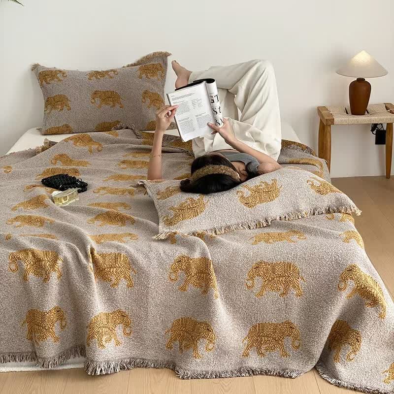 Elephant Print Four-layer Cotton Gauze Tassel Quilt
