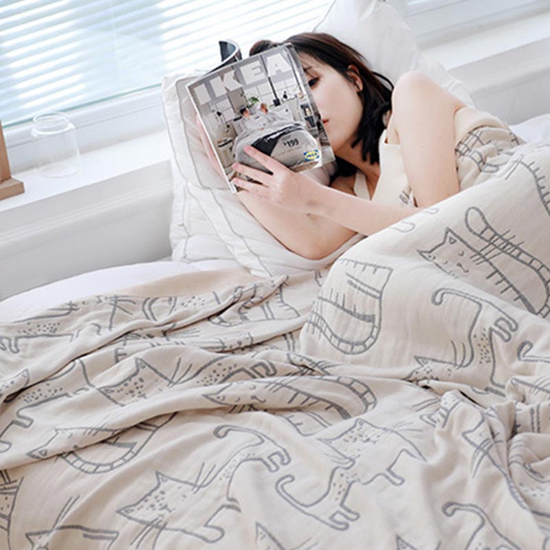 Cat Print Cotton Quilt | Reversible Design | Full/Queen Size