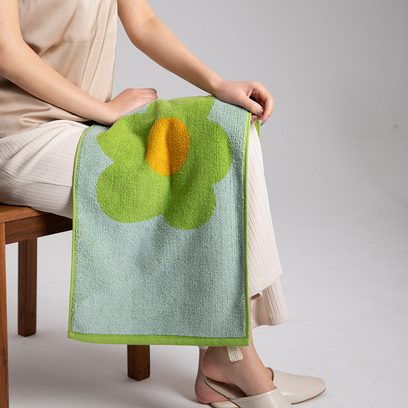 Flower Pattern Cotton Bath Towel | Breathable & Soft | 70cm x 140cm