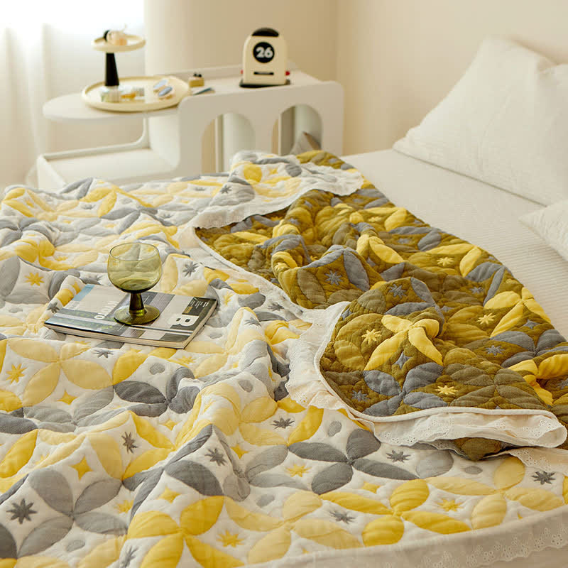 Bamboo Fiber Quilt | Floral Lace Edge | Full & Queen Sizes