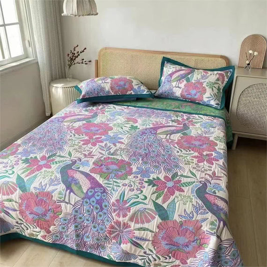 Rural Style Floral & Peacock Quilt | 70% Cotton & 30% Soybean Fiber | King Size with 2 Pillowcases