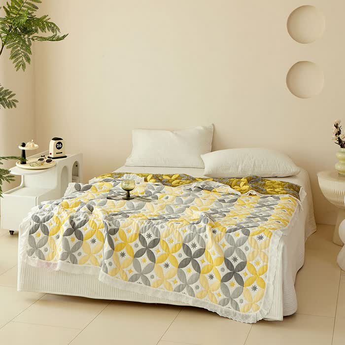 Bamboo Fiber Quilt | Floral Lace Edge | Full & Queen Sizes