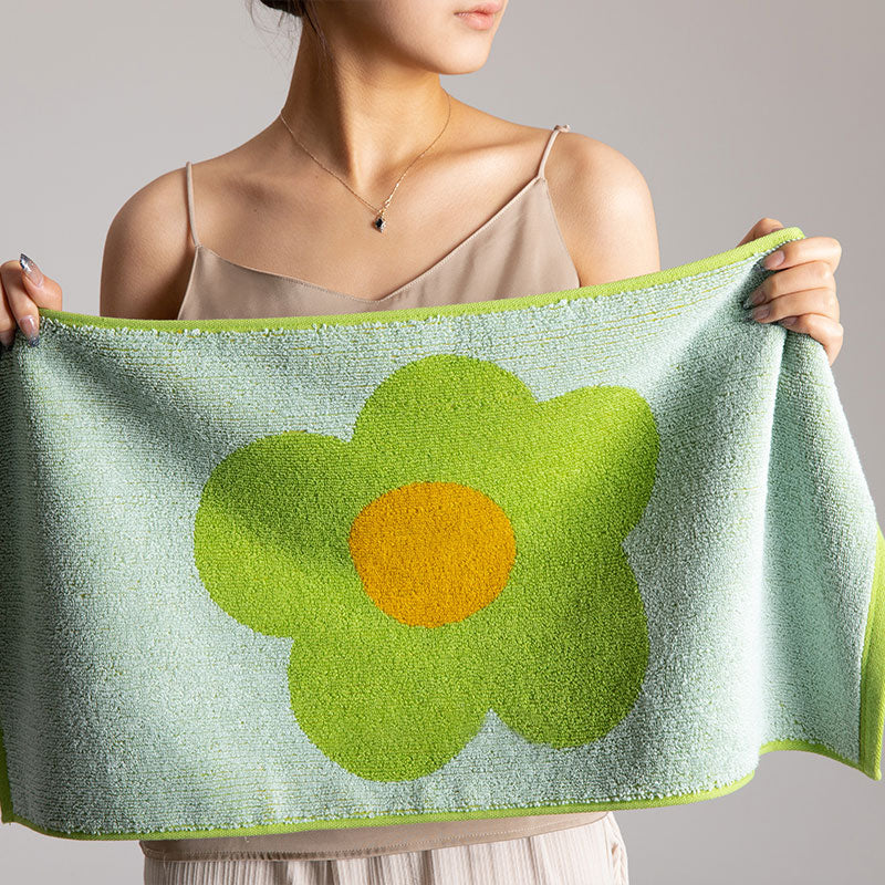 Flower Pattern Cotton Bath Towel | Breathable & Soft | 70cm x 140cm
