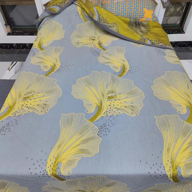 Reversible Cotton Quilt | Large Leaf Pattern | Full/Queen/King Sizes