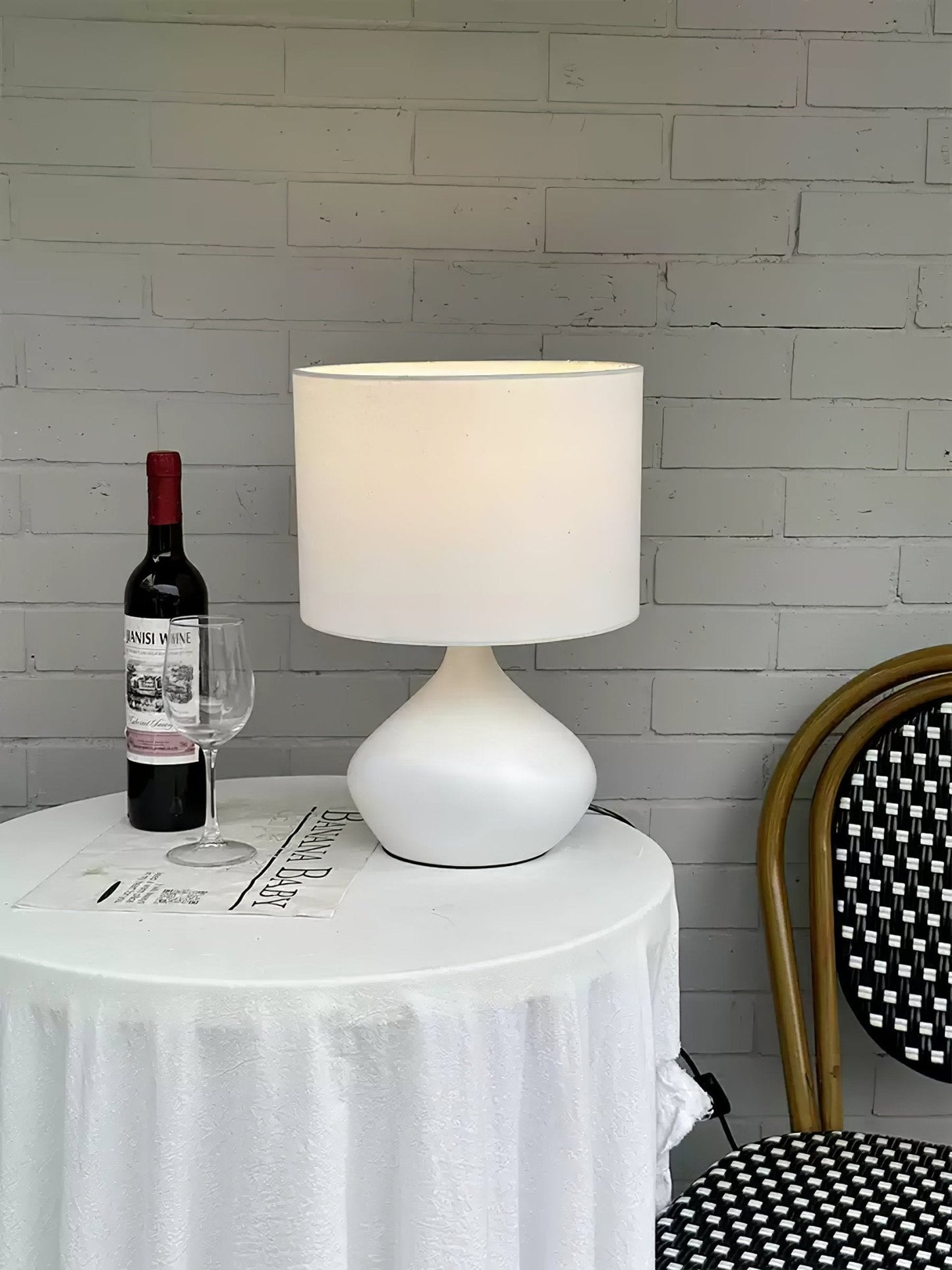 Lumea Table Lamp | Ceramic | White/Black