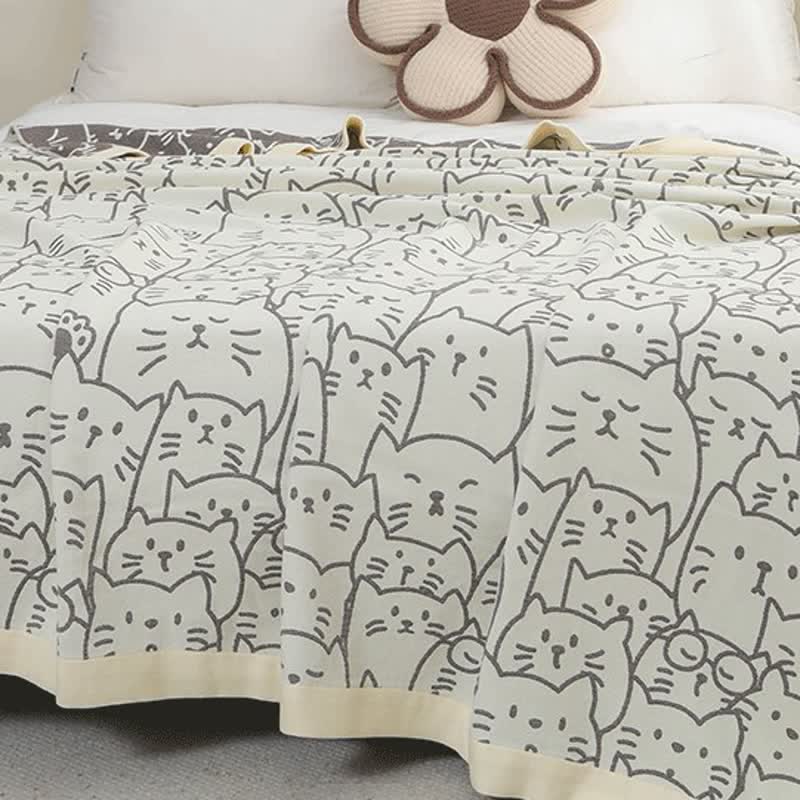 Cat Cotton Gauze Quilt | Hypoallergenic & Eco-Friendly | Full/Queen Size
