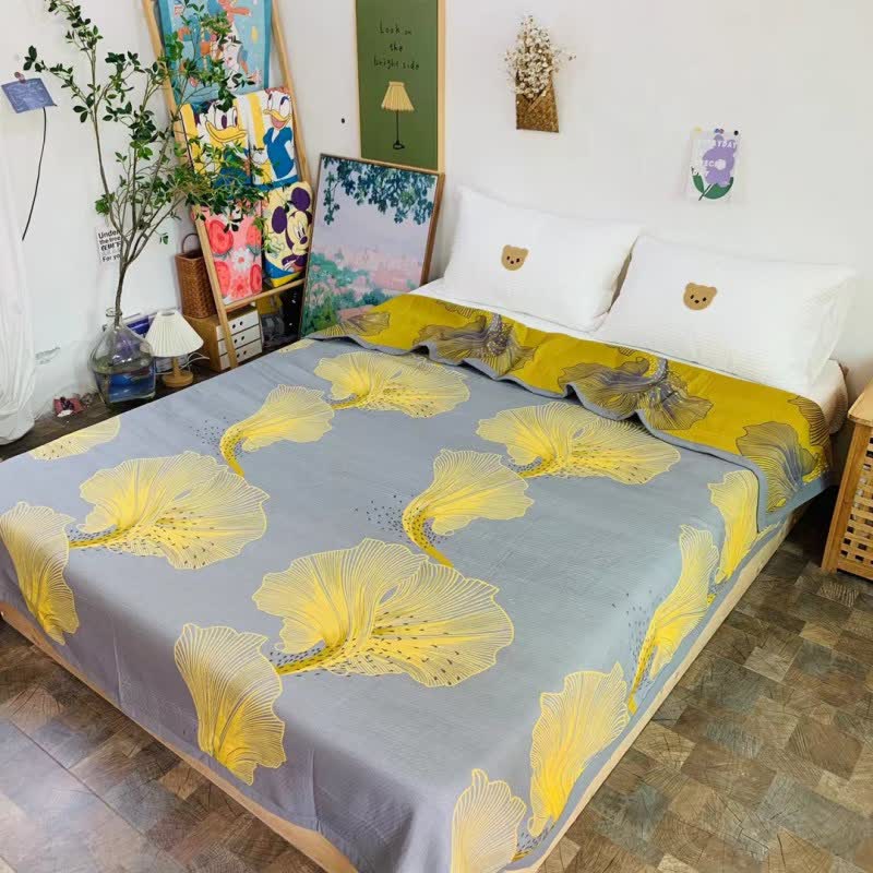Reversible Cotton Quilt | Large Leaf Pattern | Full/Queen/King Sizes