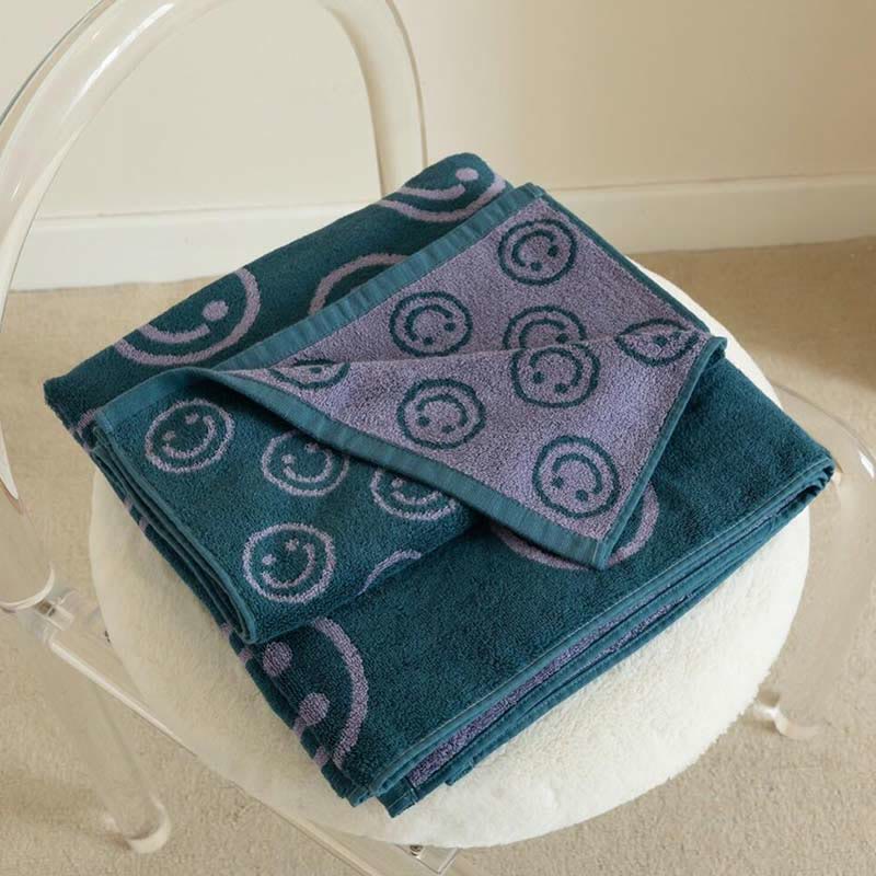 Combed Cotton Towel | Soft & Absorbent | Smiling Pattern | 70cm x 140cm