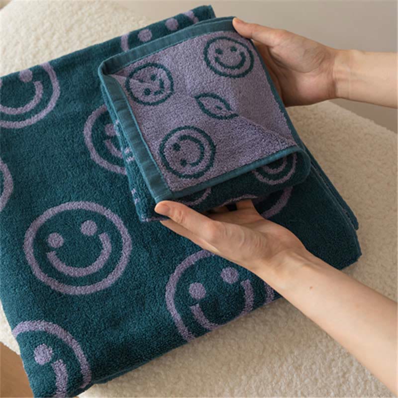 Combed Cotton Towel | Soft & Absorbent | Smiling Pattern | 70cm x 140cm