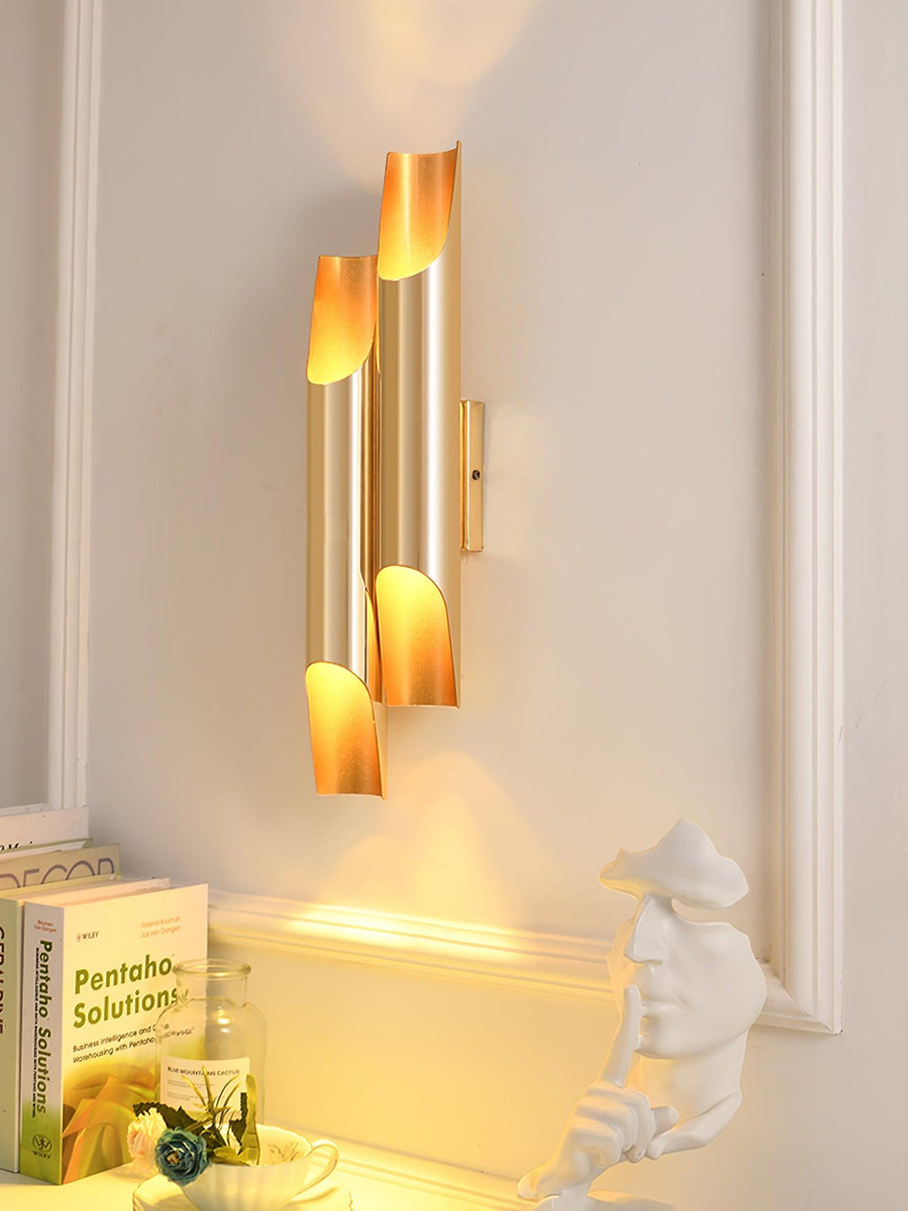 Abigali Straight Wall Lamp | Metal, Iron, Aluminum | Black & Gold, White & Gold