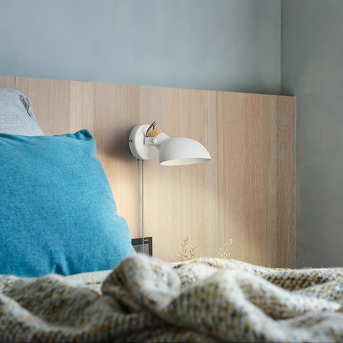 Aisilan Wall Lamp | Metal | Black or White