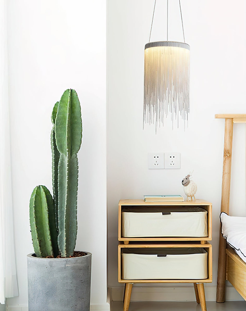 Pendant Light | Aluminum Chain | Modern Tassel Design, 20cm Diameter