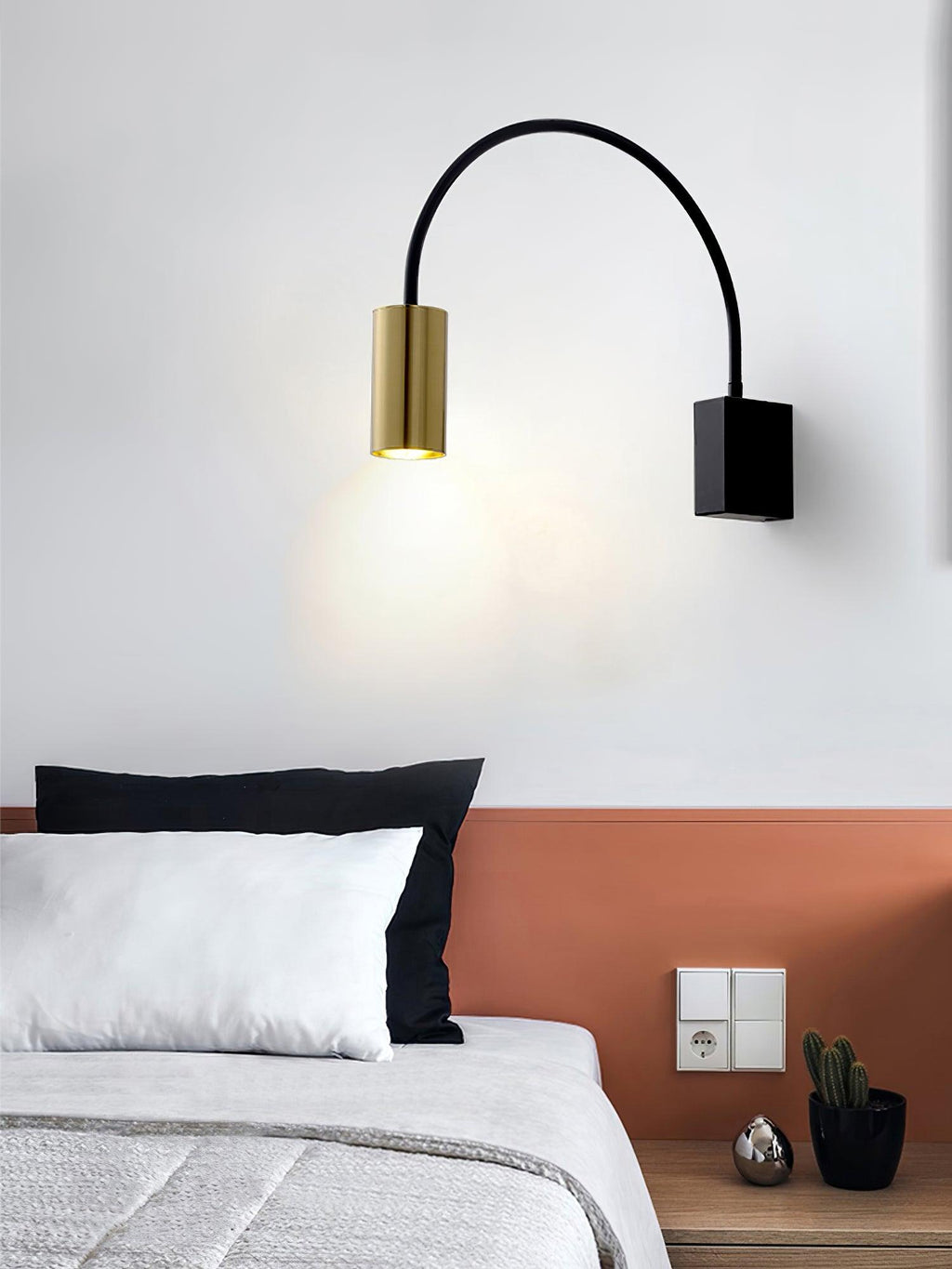 Antonella Wall Lamp | Metal | Black/Gold