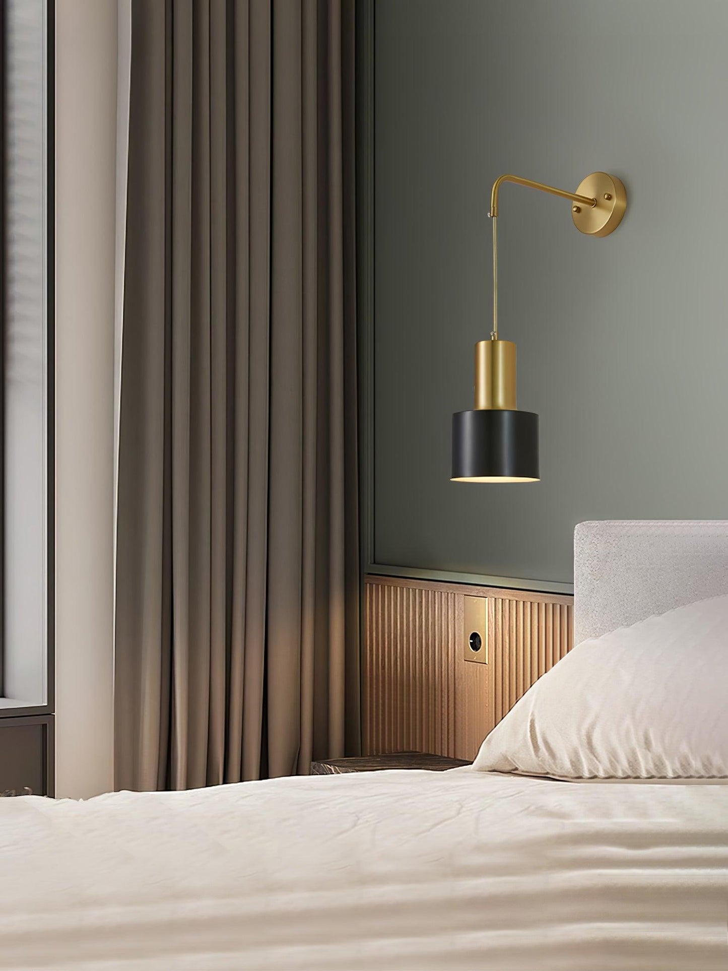 Arne Wall Light | Metal & Brass | Gold & Black
