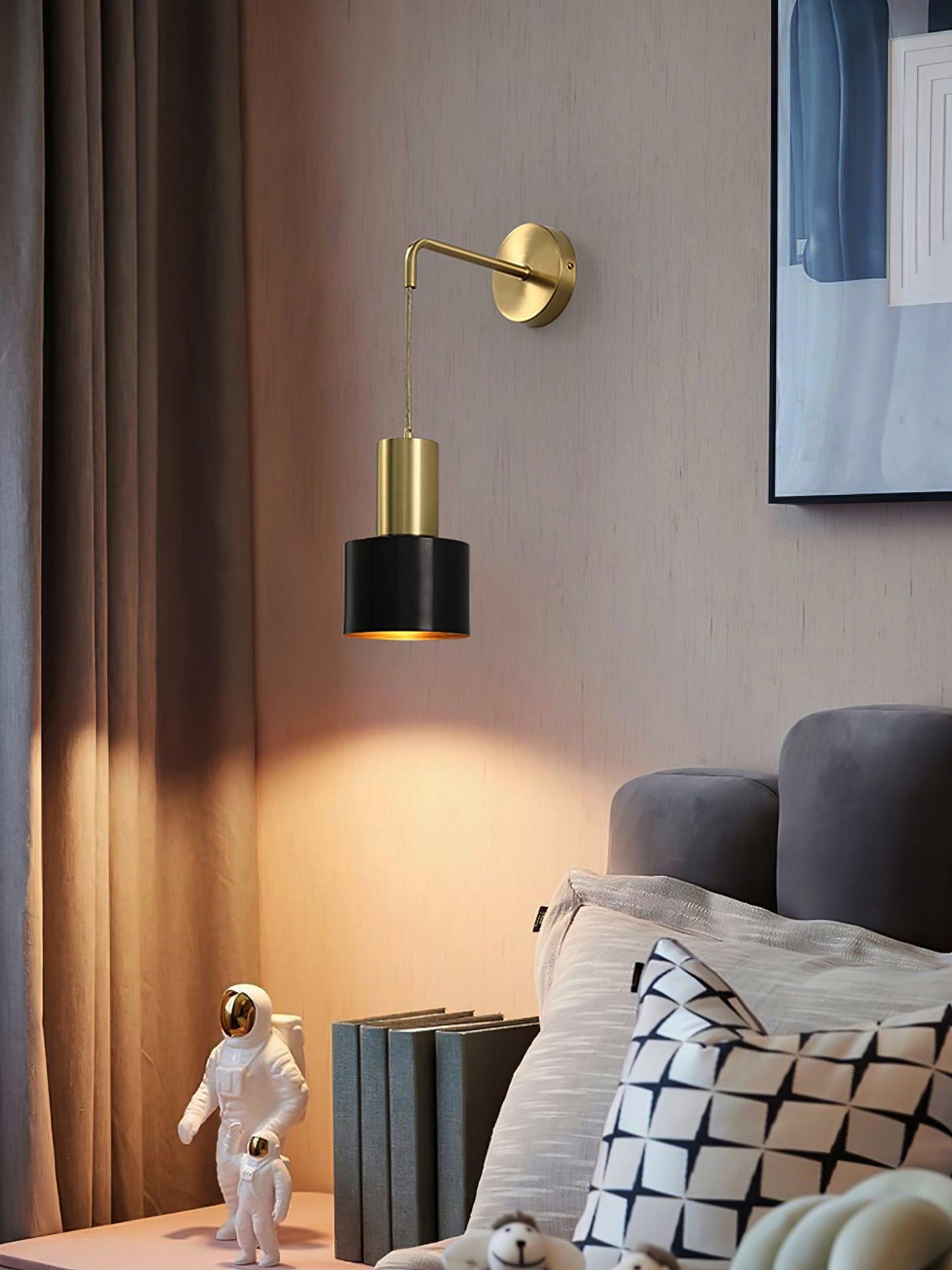 Arne Wall Light | Metal & Brass | Gold & Black