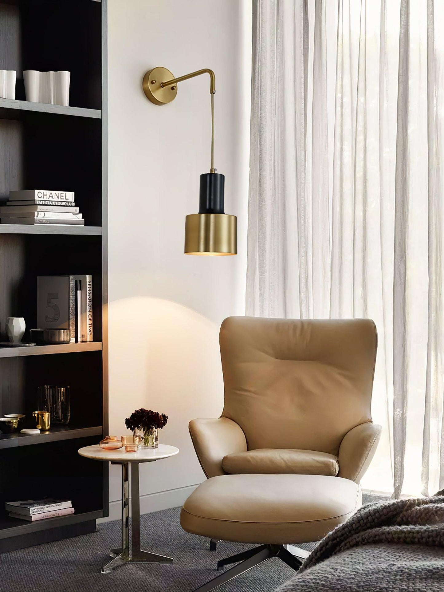 Arne Wall Light | Metal & Brass | Gold & Black