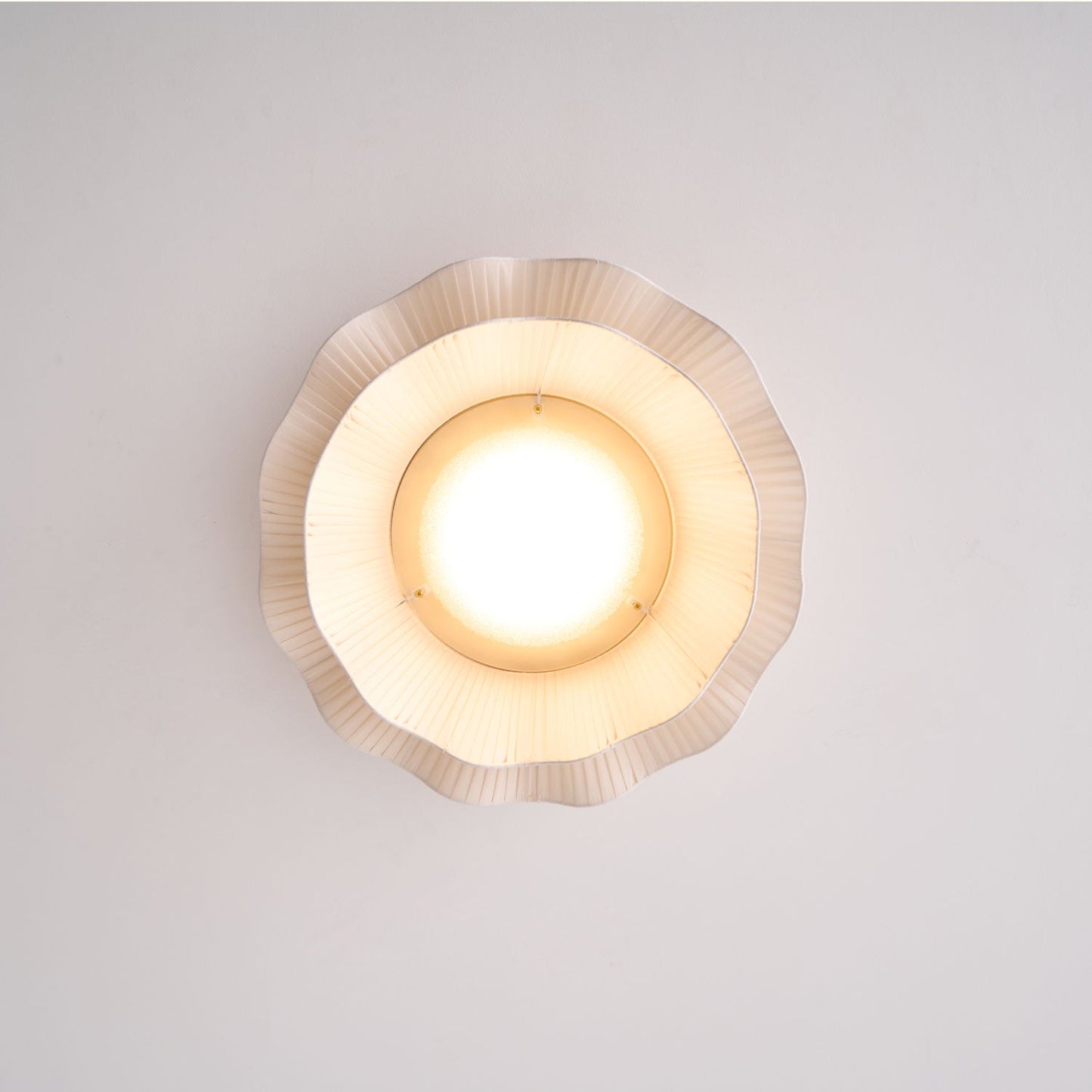 Arwen Fabric Wave Ceiling Lamp | Brass & Fabric | Beige