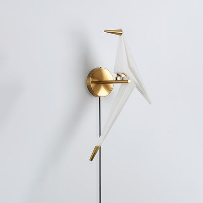 Avian Serenity Wall Lamp | Bird-Inspired Design | Gold Finish