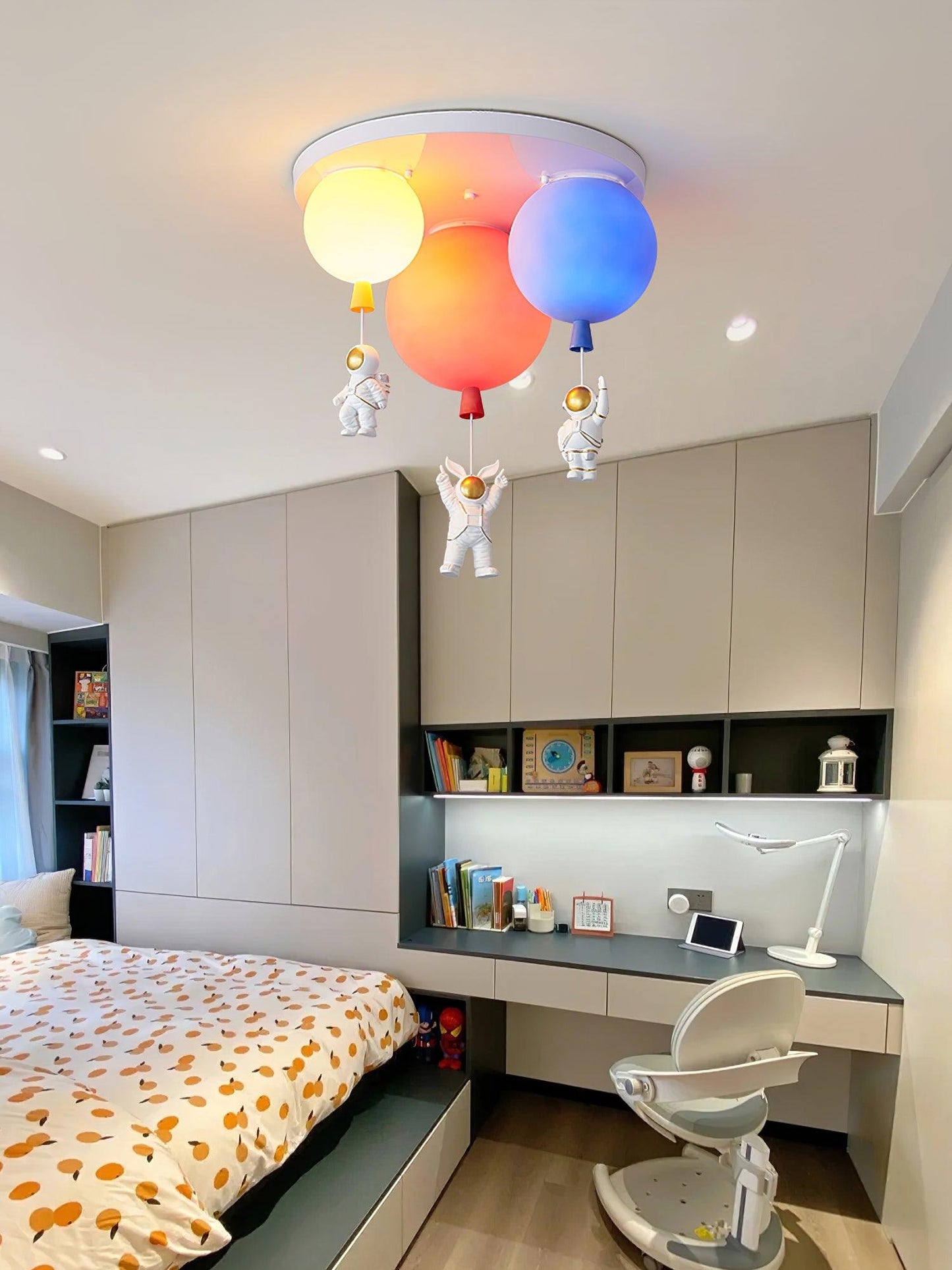 Frosted Balloon Ceiling Lamp | Acrylic | White