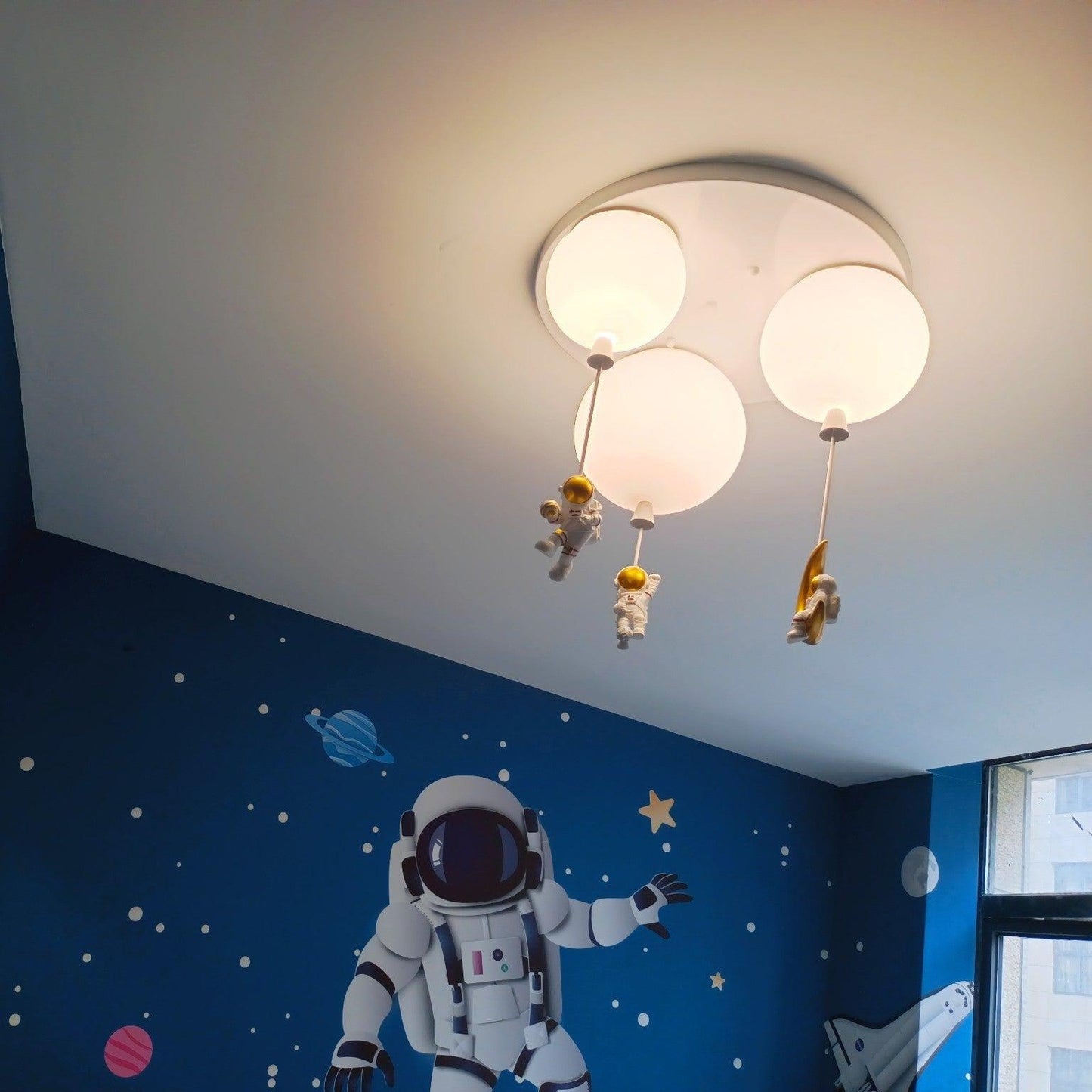 Frosted Balloon Ceiling Lamp | Acrylic | White