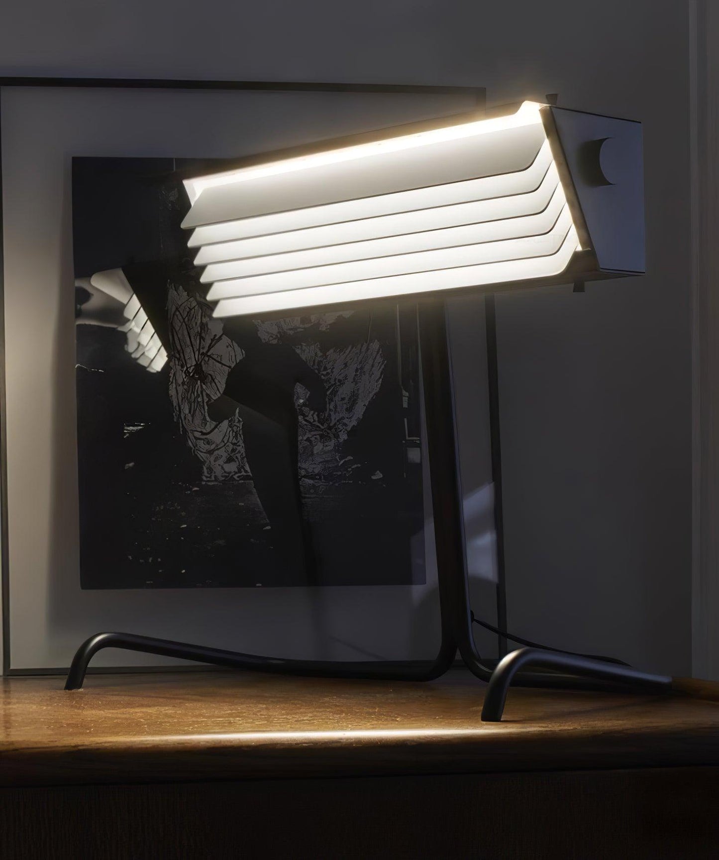 Xalor Table Lamp | Metal | Black and White