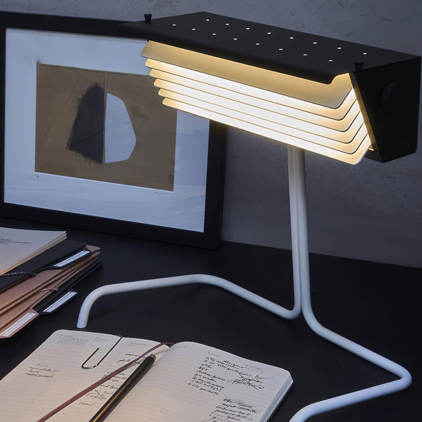 Xalor Table Lamp | Metal | Black and White