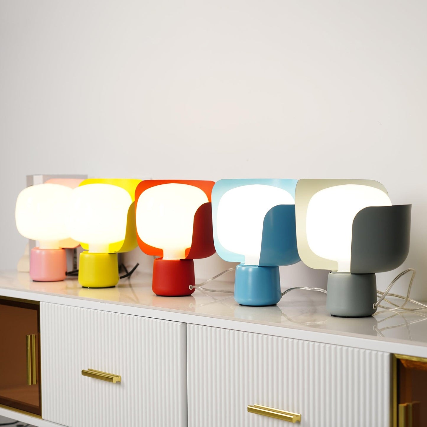 Petals Glass Table Lamp | Adjustable Light Intensity | Multiple Colors