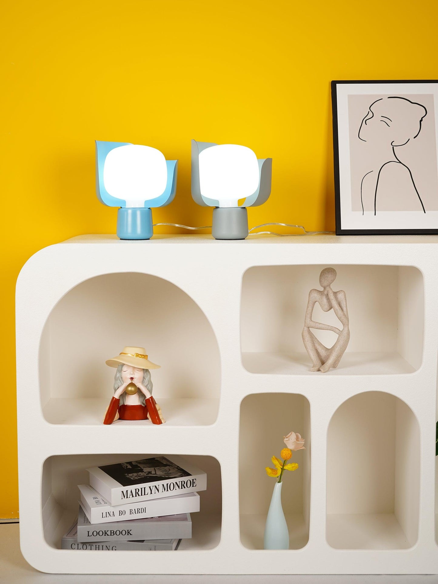 Petals Glass Table Lamp | Adjustable Light Intensity | Multiple Colors