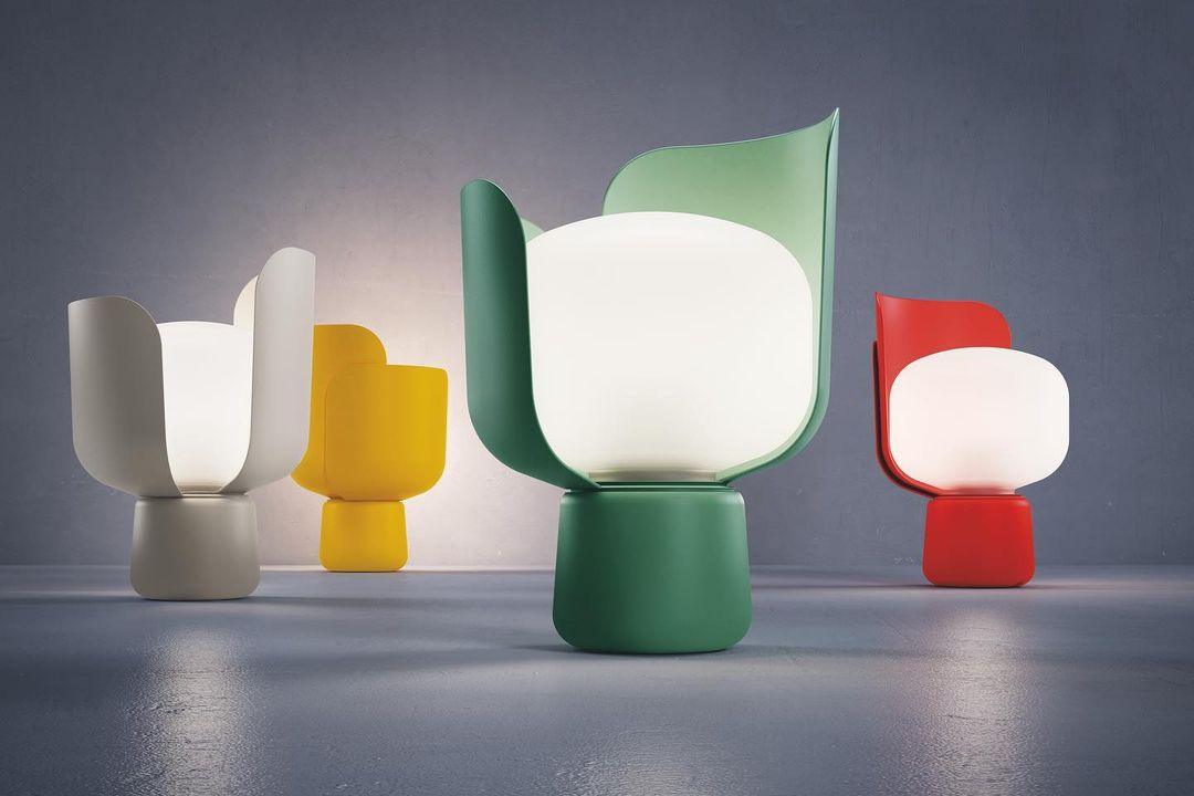 Petals Glass Table Lamp | Adjustable Light Intensity | Multiple Colors