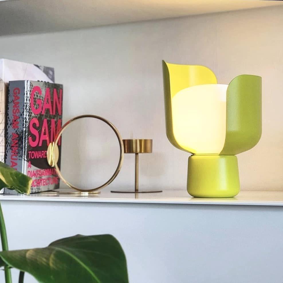 Petals Glass Table Lamp | Adjustable Light Intensity | Multiple Colors