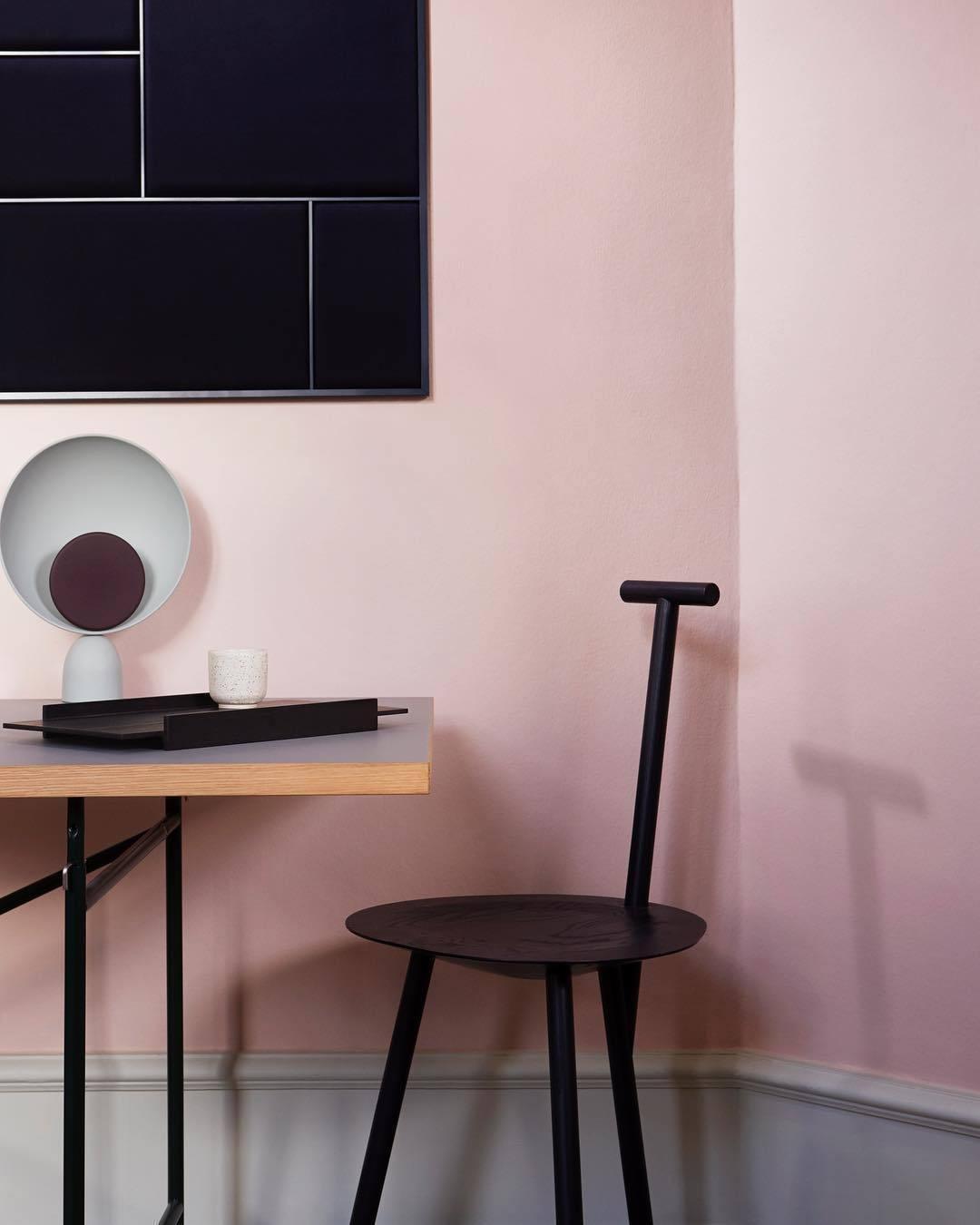 Table Lamp | Aluminum & LED | Gray and Pink