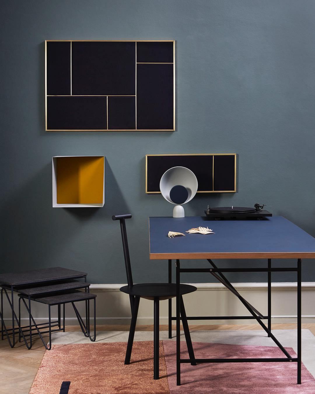 Table Lamp | Aluminum & LED | Gray and Pink