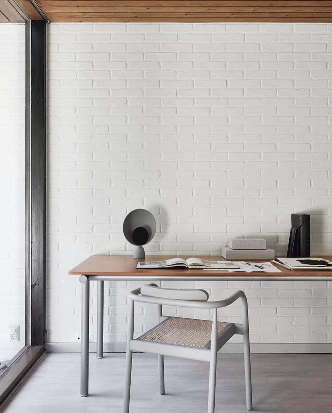 Table Lamp | Aluminum & LED | Gray and Pink
