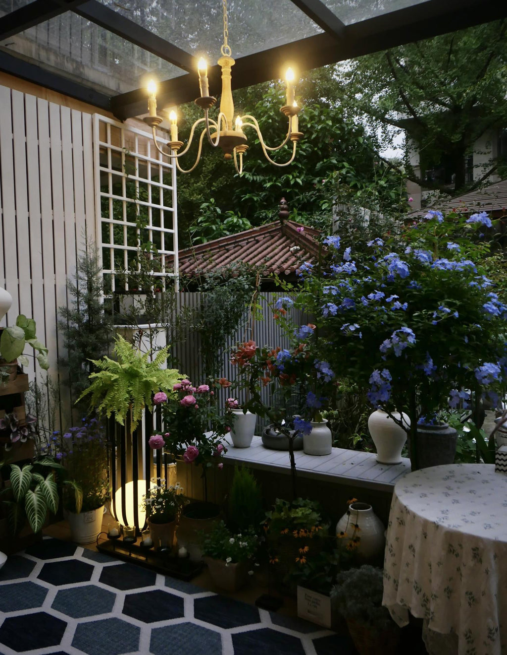 Bols Garden Solar Outdoor Lamp | Acrylic Lampshade | Black