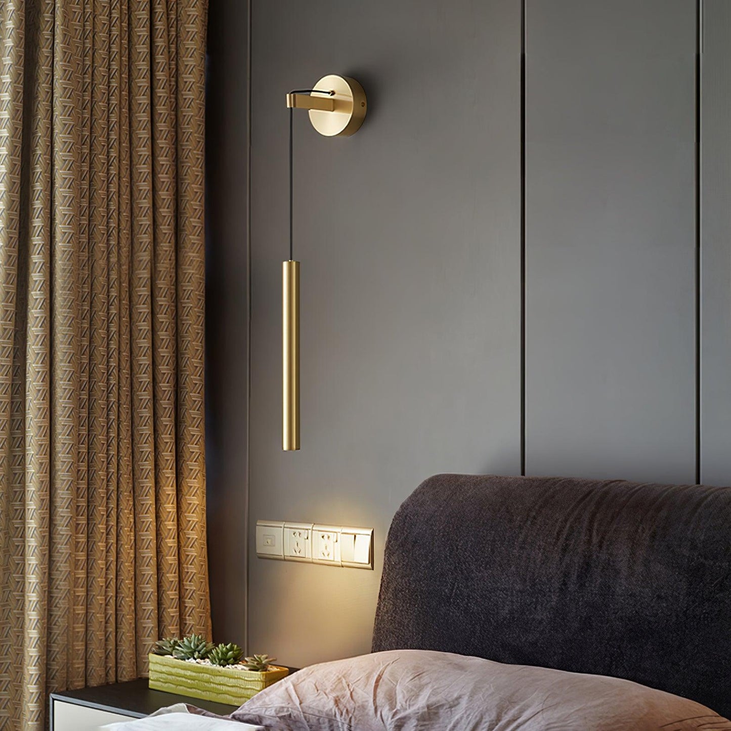 Brass Line Wall Light | Brass & Metal | Adjustable Dimming