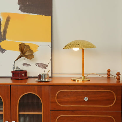 Brass Shell Table Lamp | Brass | Silver