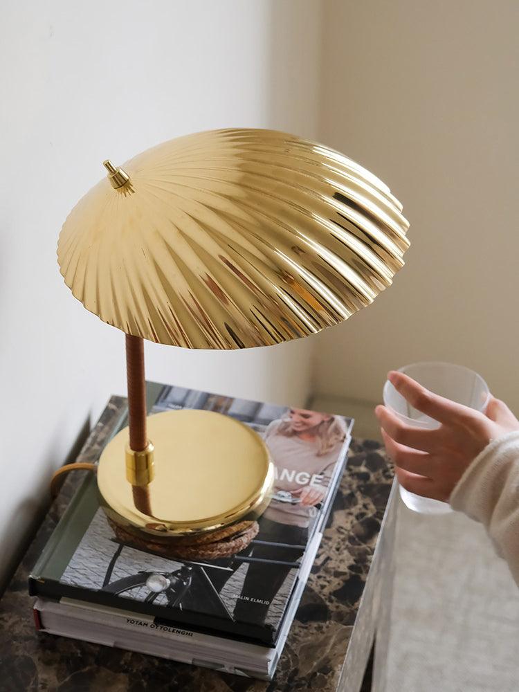 Brass Shell Table Lamp | Brass | Silver
