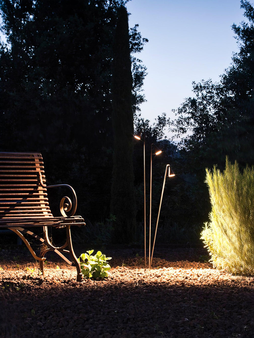 Bellflower Outdoor Floor Lamp | Aluminum | Black