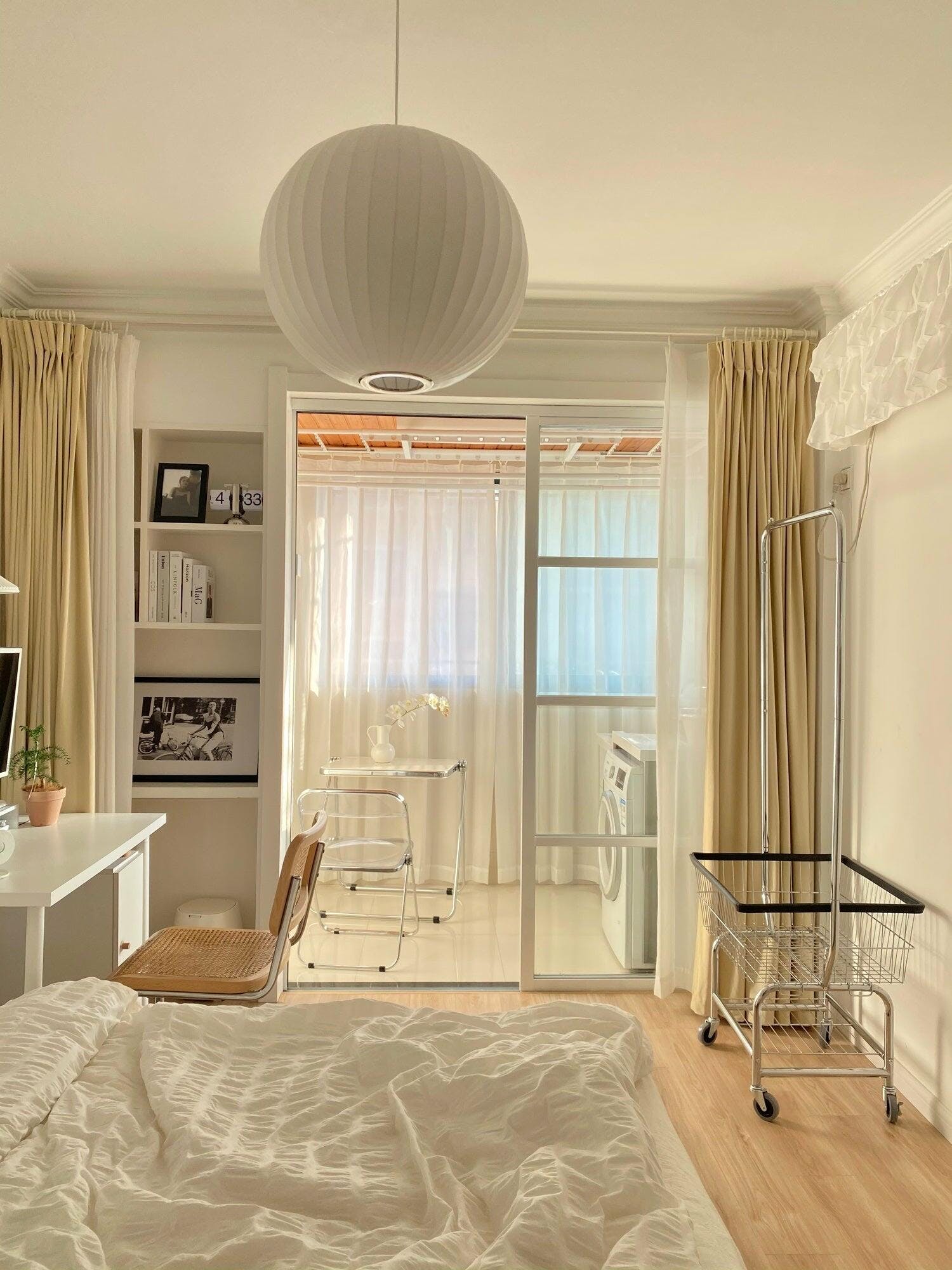 Nelson Bubble Pendant Lamp | Mulberry Silk & Steel | White