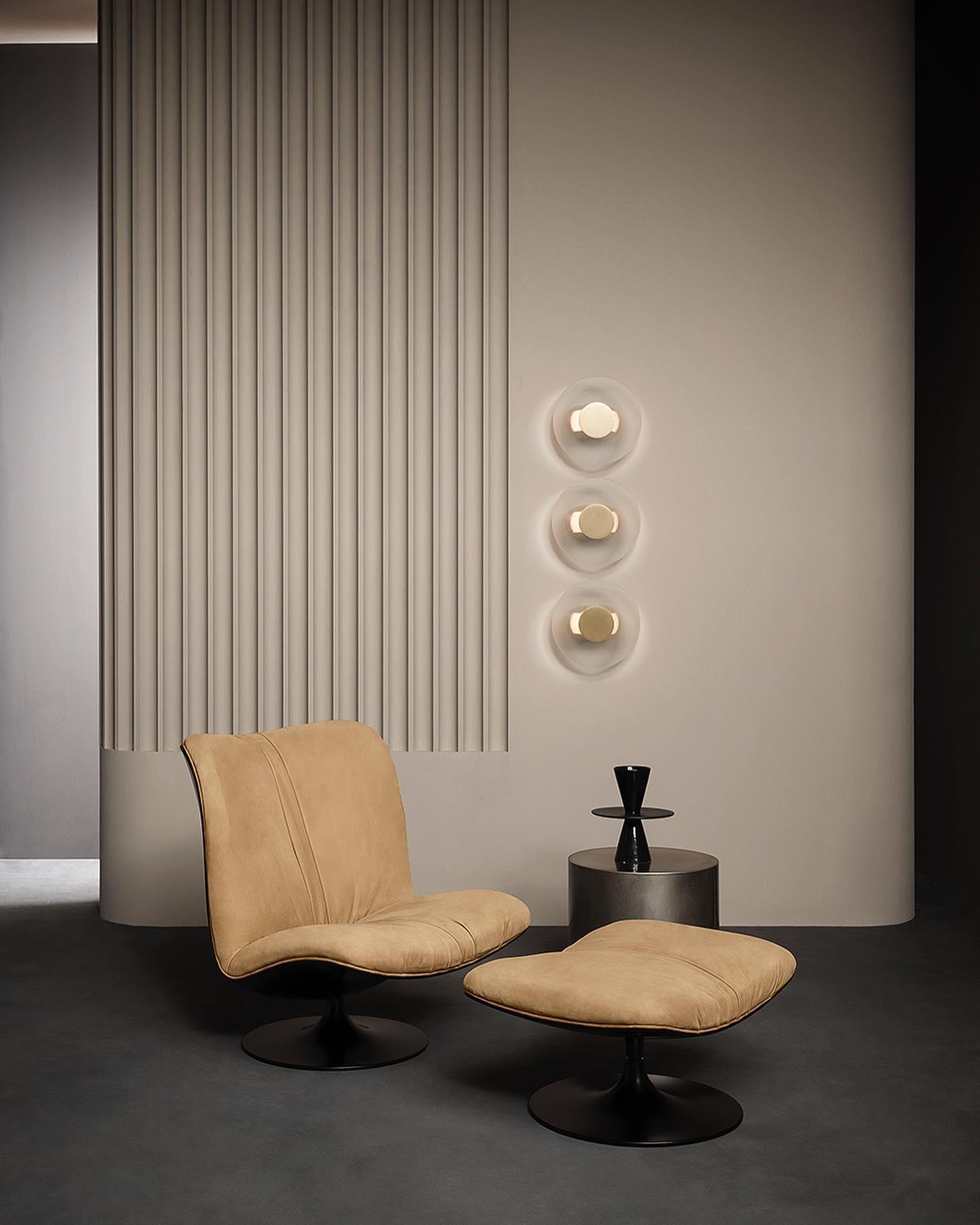 Button Wall Lamp | Brass Structure | Gold
