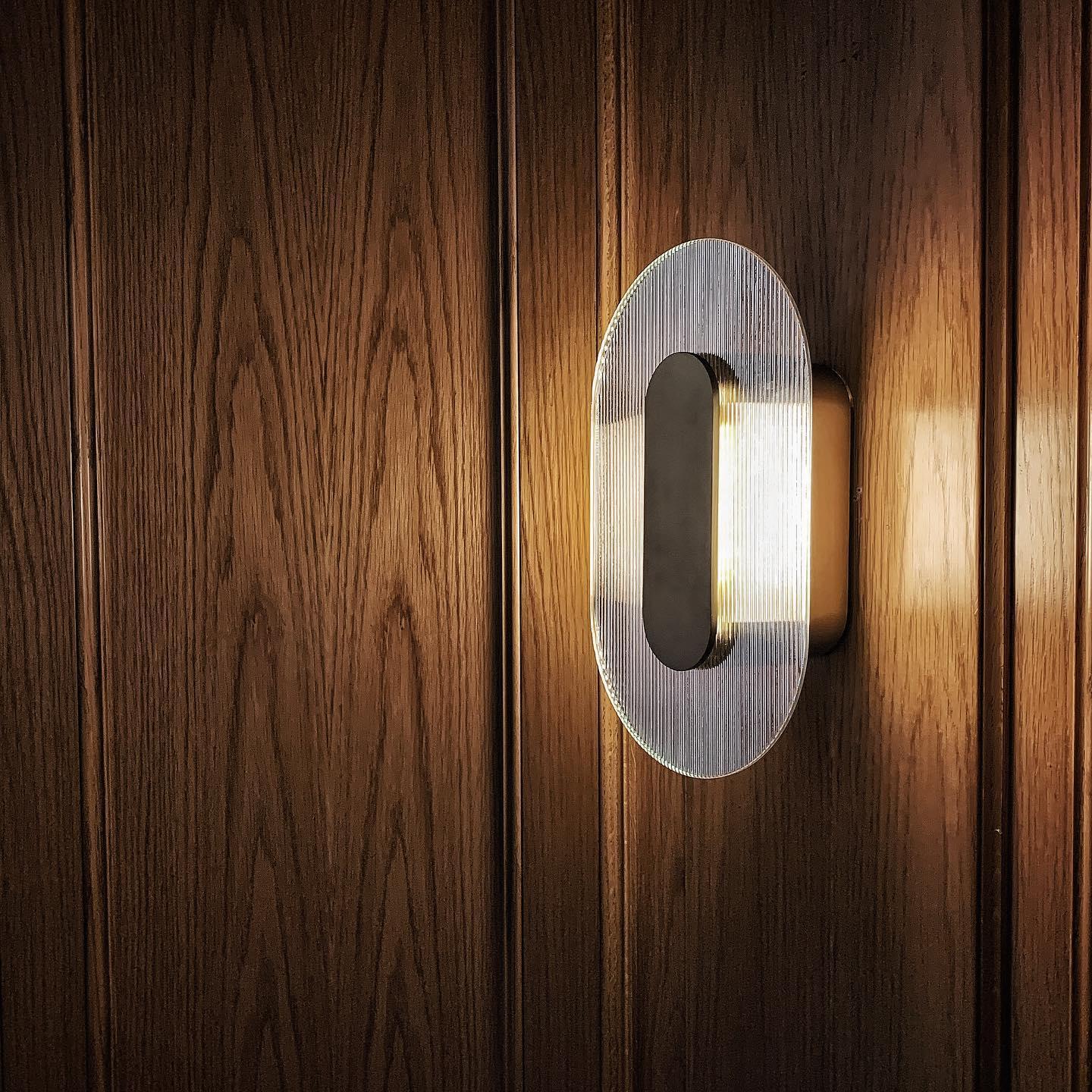 Button Wall Lamp | Brass Structure | Gold