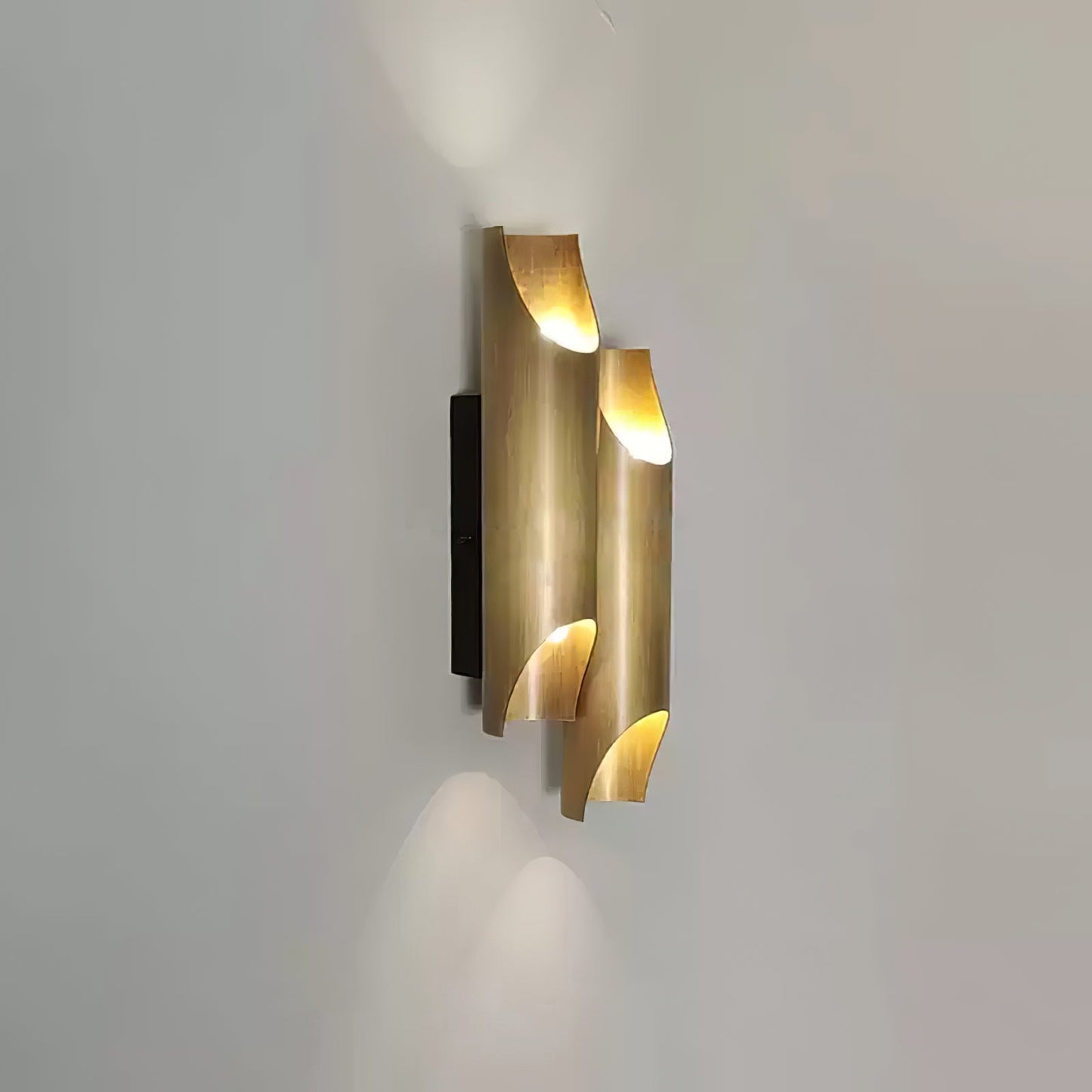 Callahan Brass Wall Lamp | Brass | Dual-tube design