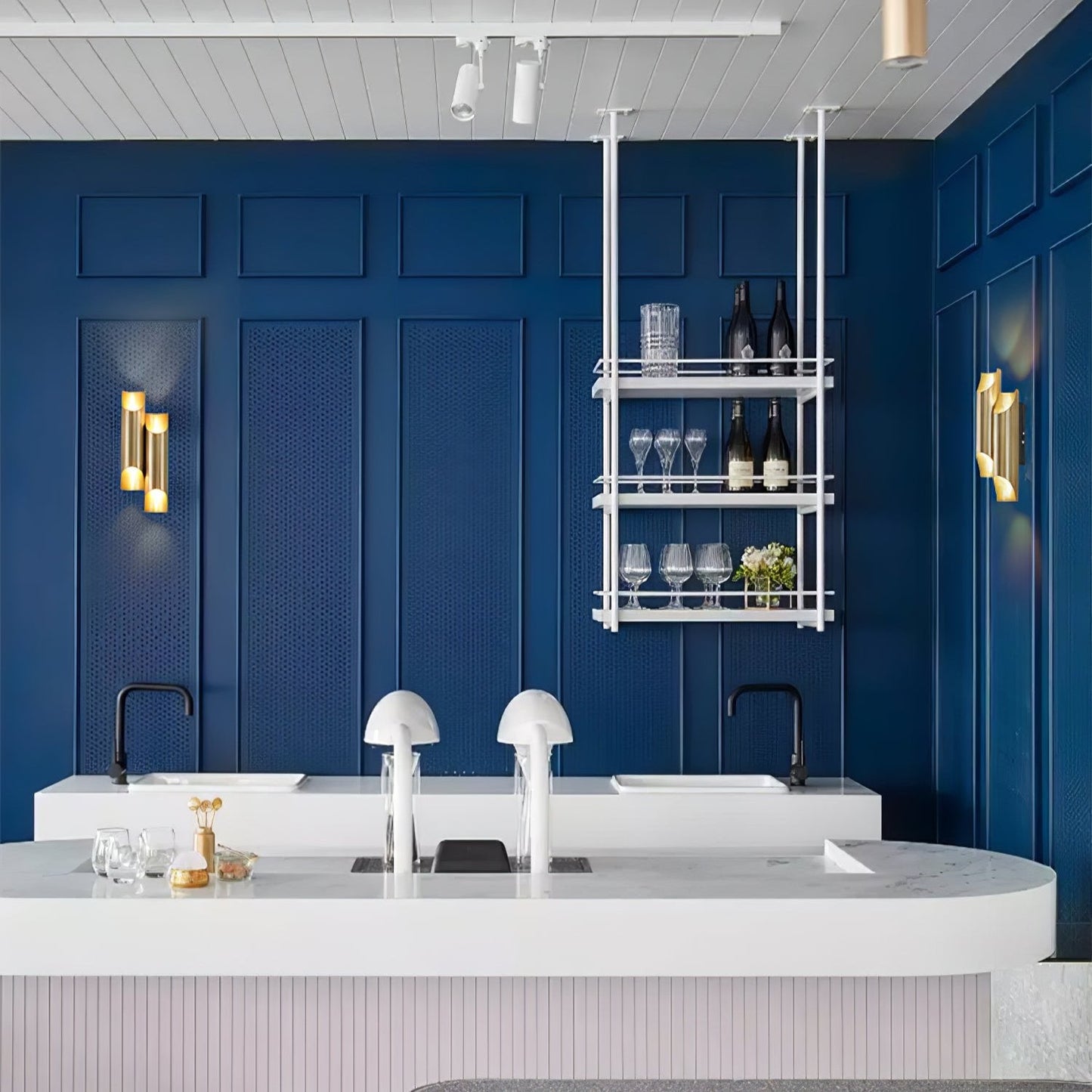 Callahan Brass Wall Lamp | Brass | Dual-tube design
