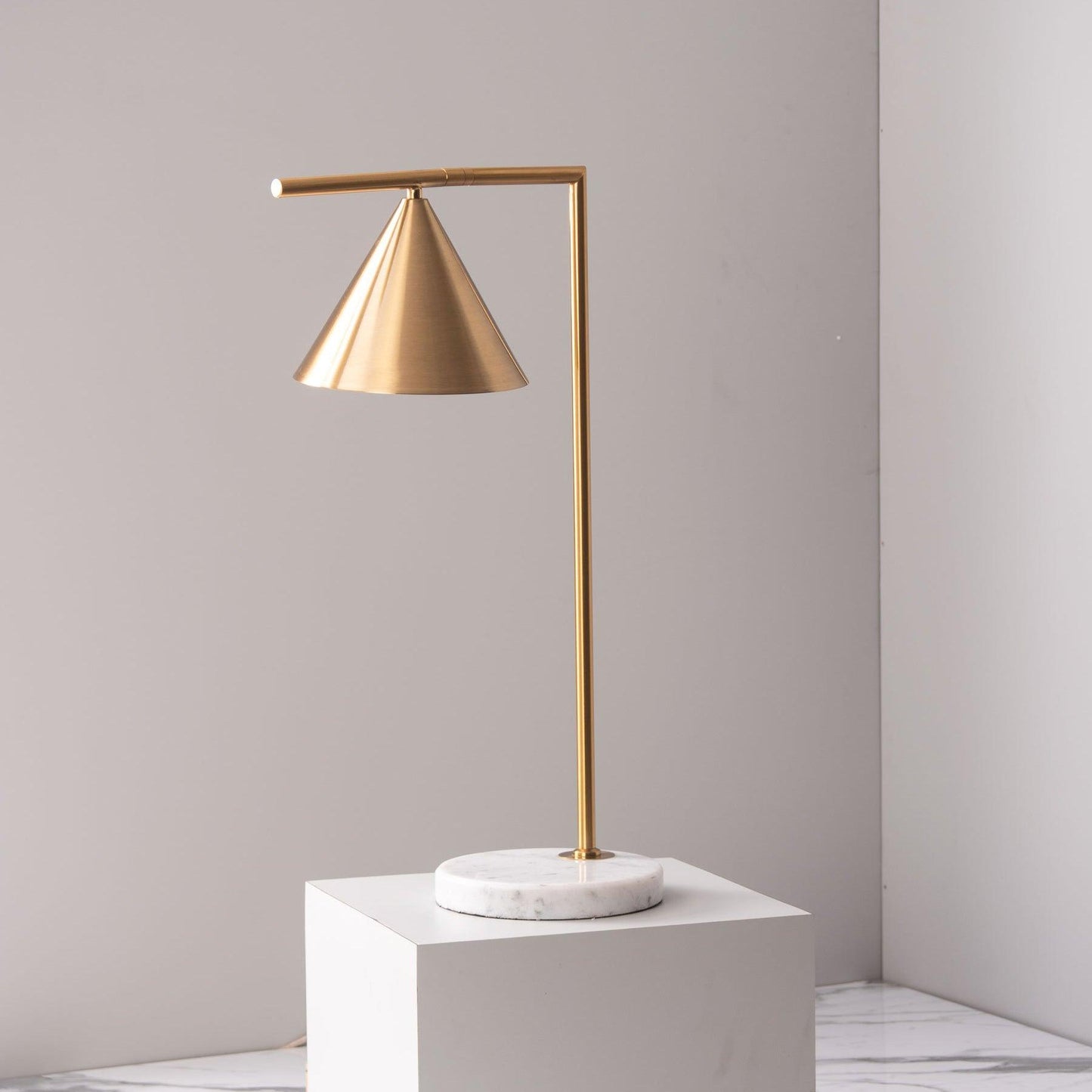 Captain Flint Table Lamp | Metal & Marble | White/Black