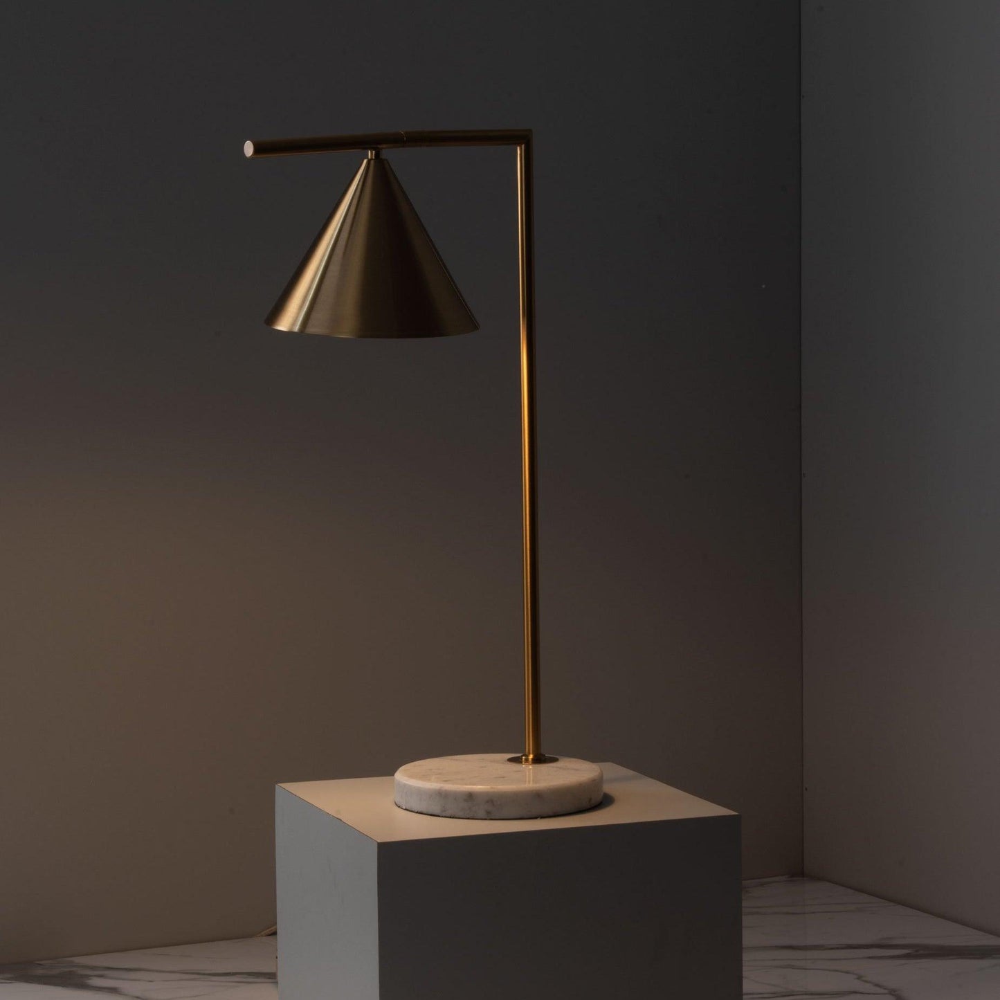 Captain Flint Table Lamp | Metal & Marble | White/Black
