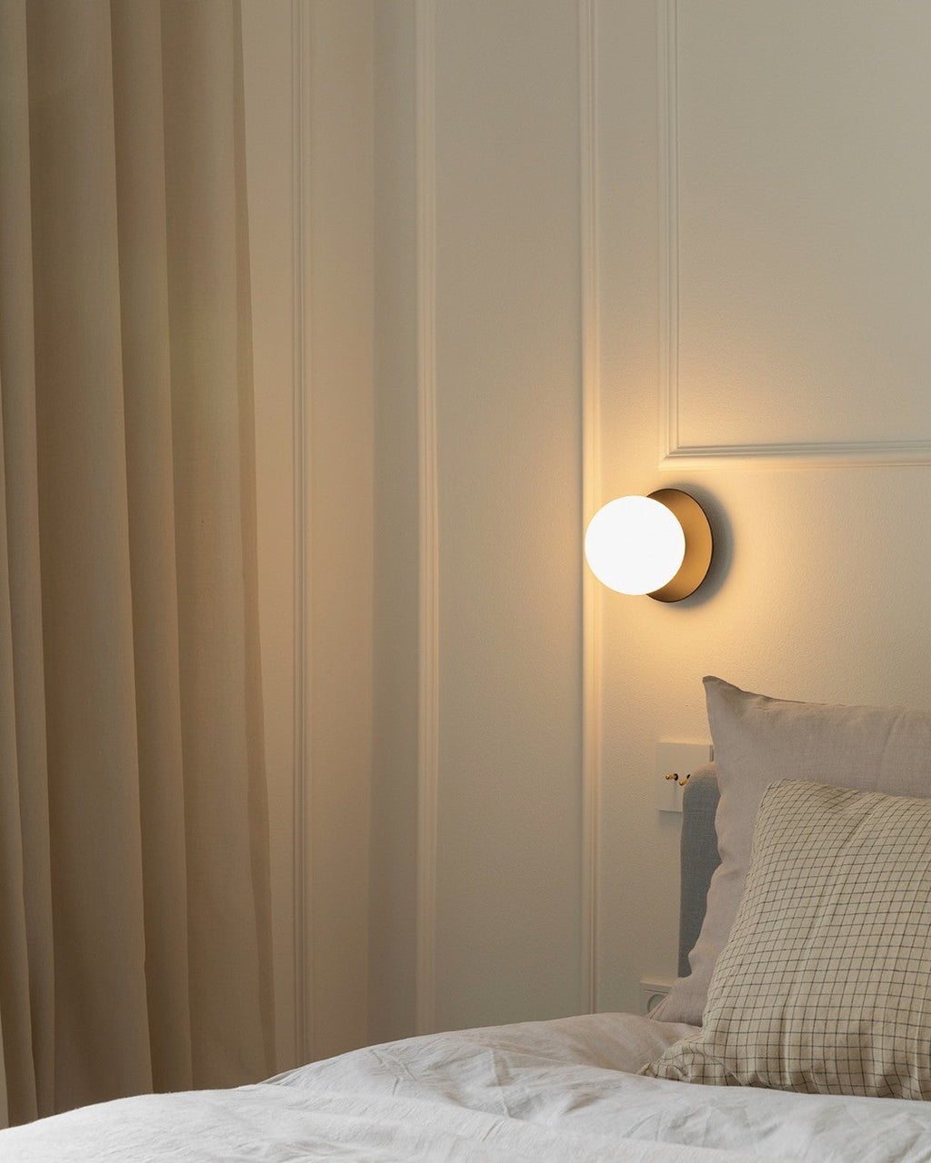 Celeste Wall Lamp | Metal, Brass, Glass | Black, White, Clear